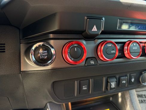 Used 2023 Toyota Tacoma TRD Sport image 44