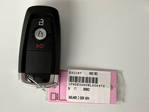 Used 2024 Ford Bronco Badlands image 19