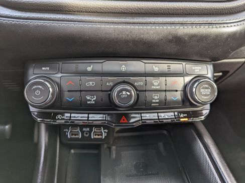 Used 2022 Dodge Durango GT image 25