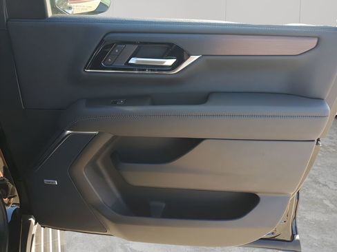 New 2026 GMC Yukon Denali w/ Sun & Power Step Package image 13