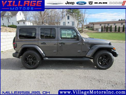 Used 2021 Jeep Wrangler Unlimited Sahara image 4