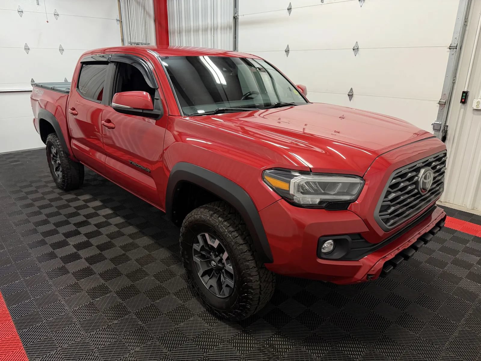 Used 2021 Toyota Tacoma TRD Off-Road w/ Technology Package AWD/4WD image 5