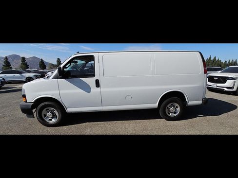 Used 2020 Chevrolet Express 2500 w/ Communications Package RWD image 7