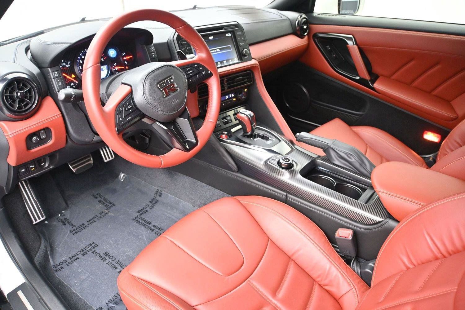 Certified 2024 Nissan GT-R Premium w/ Premium Interior Package AWD/4WD image 2