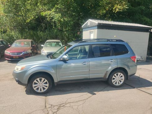 Used 2013 Subaru Forester 2.5X Premium w/ All-Weather Pkg AWD/4WD image 3