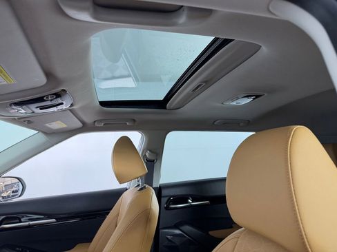 Used 2025 Kia Seltos EX w/ EX Sunroof Package image 25