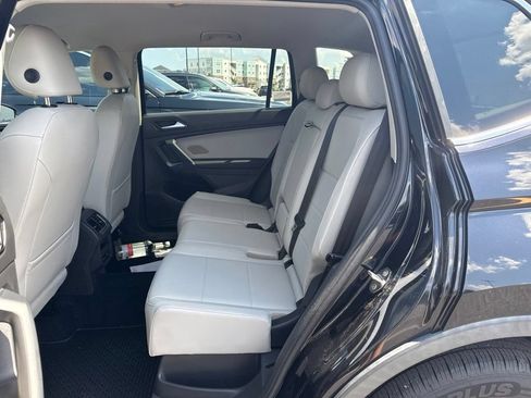 Used 2018 Volkswagen Tiguan SE AWD/4WD image 5