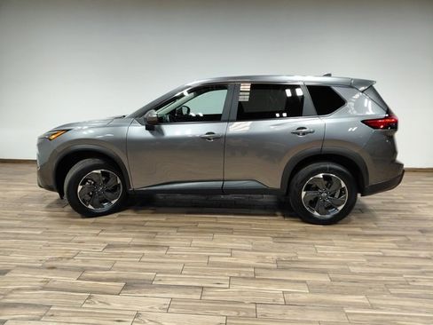 Used 2025 Nissan Rogue SV image 13