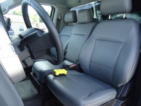 Used 2023 Ford F550 4x4 Regular Cab Super Duty image 26