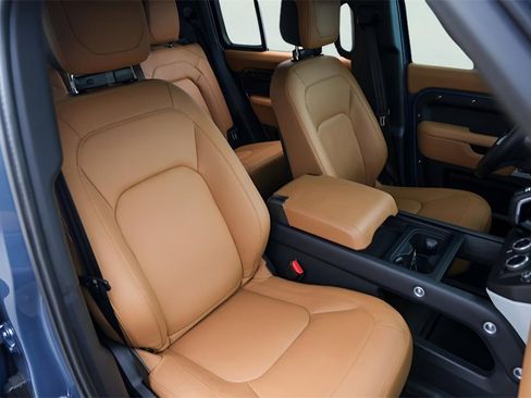 Used 2024 Land Rover Defender 110 SE image 34