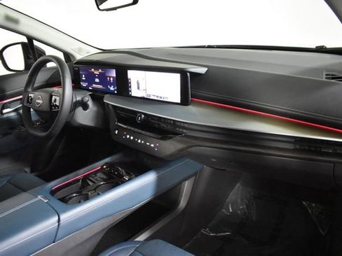 Certified 2025 Nissan Murano Platinum AWD/4WD image 40