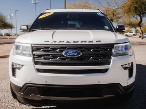 Used 2018 Ford Explorer XLT w/ Equipment Group 202A image 2
