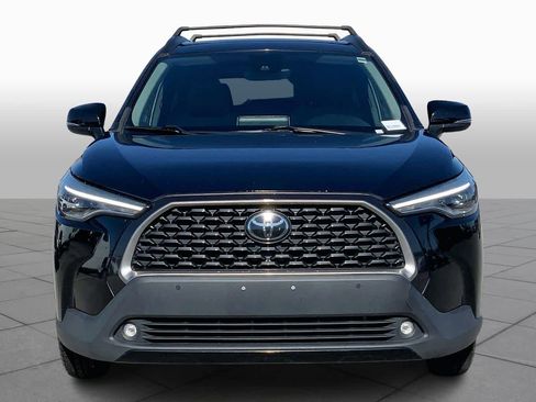 Used 2022 Toyota Corolla Cross XLE image 3