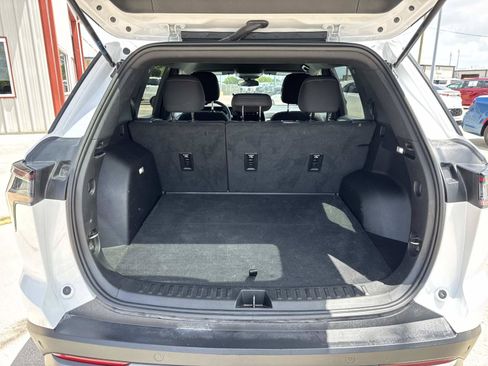 Used 2025 Chevrolet Equinox LT AWD/4WD image 8