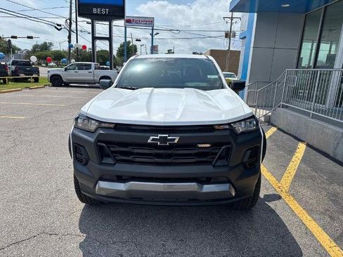 New 2025 Chevrolet Colorado Trail Boss w/ LPO, Tailgate Decal Package image 2