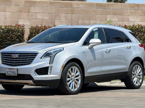 Used 2018 Cadillac XT5 Platinum w/ Driver Assist Package AWD/4WD image 8