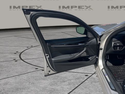 Used 2019 BMW M550i xDrive AWD/4WD image 26