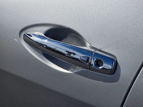 Used 2019 Nissan Maxima 3.5 SV w/ Floor Mat Group FWD image 11