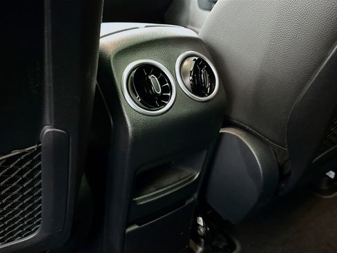 Used 2022 Mercedes-Benz EQB 350 4MATIC image 26