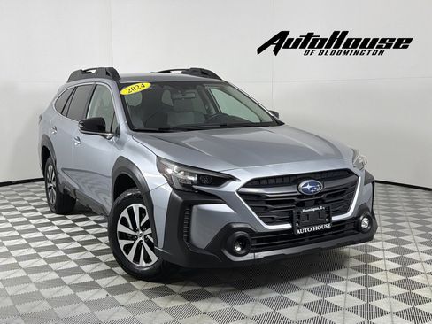 Used 2024 Subaru Outback Premium AWD/4WD image 1