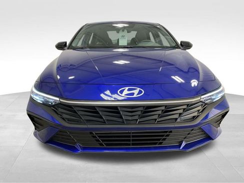 Certified 2025 Hyundai Elantra Sport image 7