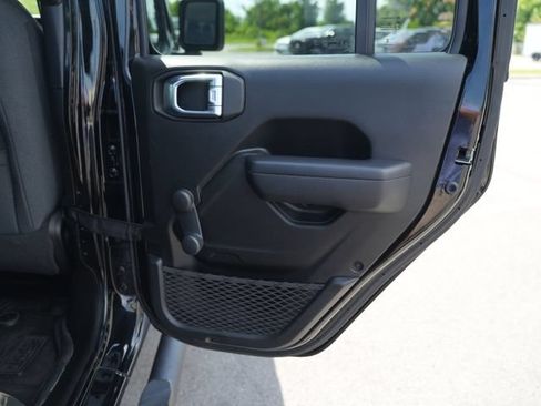 Used 2024 Jeep Gladiator Sport AWD/4WD image 22