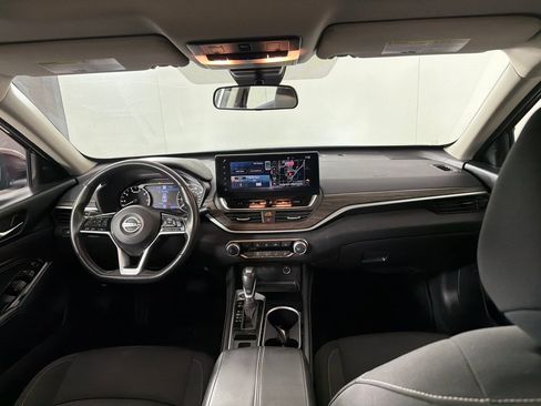 Used 2023 Nissan Altima 2.5 SV w/ SV Premium Package FWD image 26