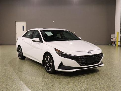 Used 2022 Hyundai Elantra Limited FWD image 1
