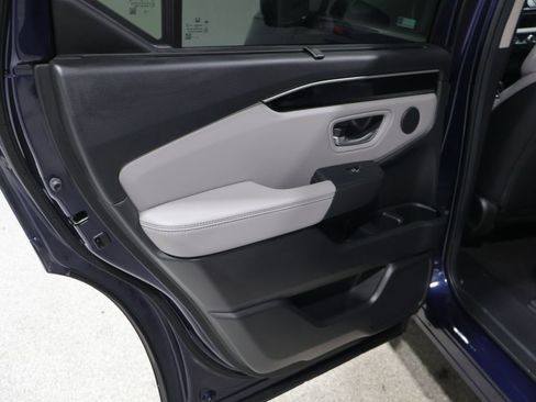 Used 2025 Honda Pilot EX-L image 18