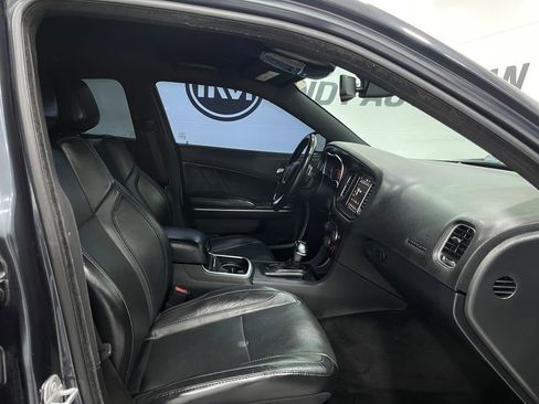 Used 2018 Dodge Charger R/T w/ Plus Group image 30