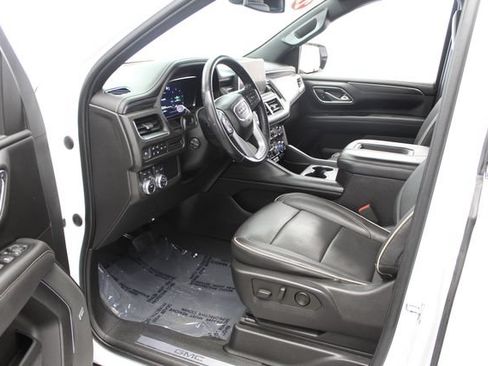 Used 2022 GMC Yukon XL SLT w/ SLT Luxury Package AWD/4WD image 16