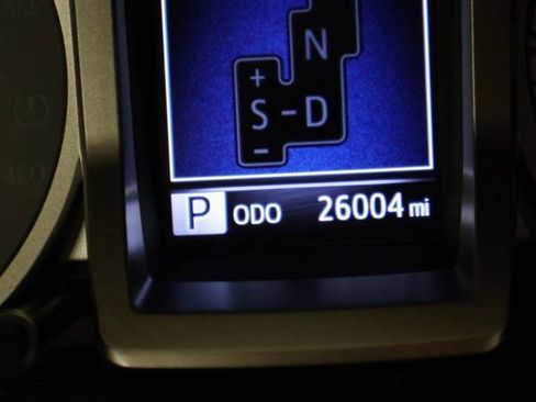 Certified 2018 Toyota Tacoma SR5 image 13