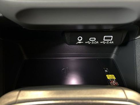 Used 2024 Subaru Crosstrek 2.5i Limited AWD/4WD image 19