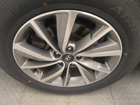 Used 2019 Hyundai Santa Fe FWD image 31