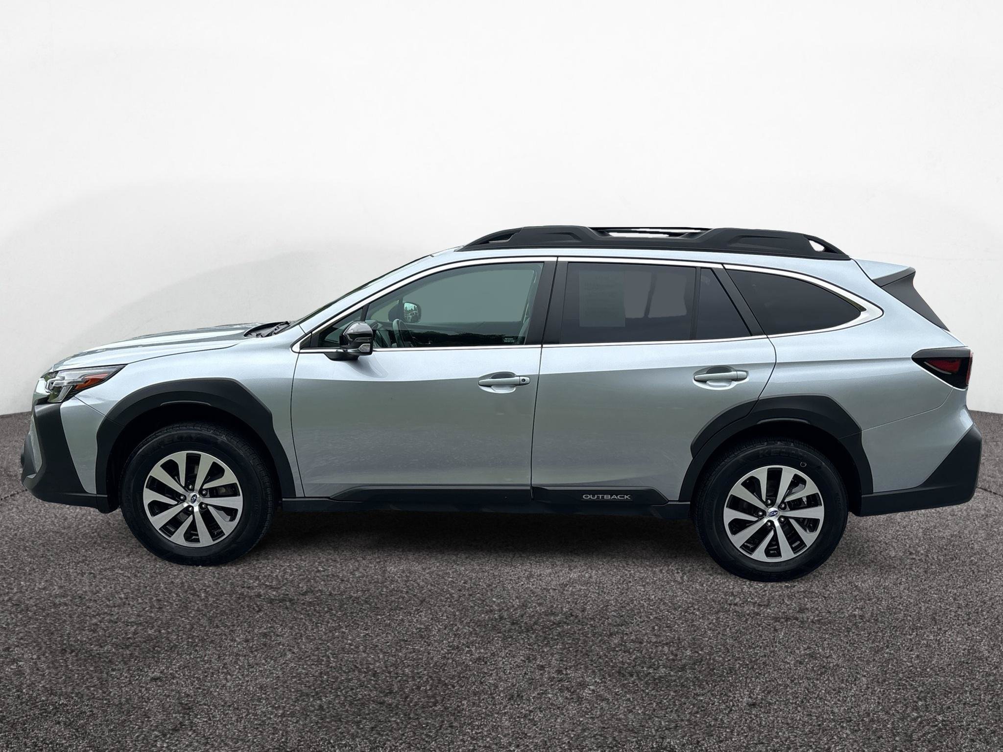 Certified 2025 Subaru Outback Premium w/ Popular Package #1A AWD/4WD image 3