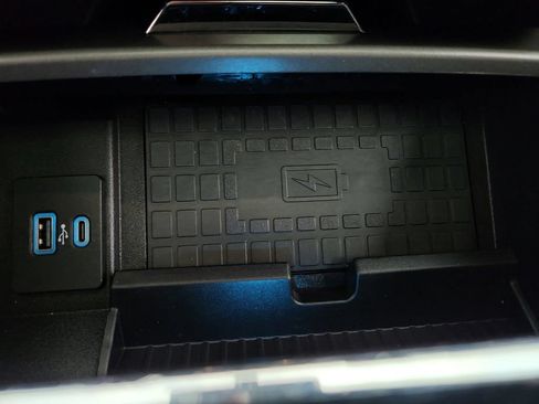 Used 2021 Ford Expedition XLT AWD/4WD image 25