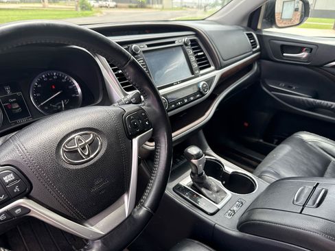Used 2015 Toyota Highlander Limited AWD/4WD image 33