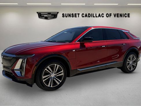 New 2026 Cadillac Lyriq Luxury RWD image 7
