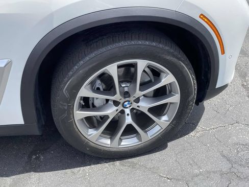 Used 2024 BMW X5 xDrive40i w/ Premium Package AWD/4WD image 11