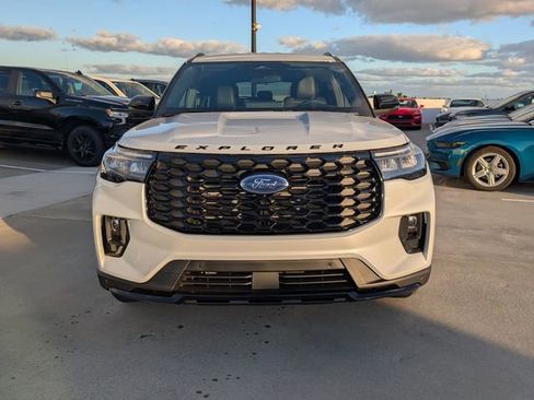 New 2026 Ford Explorer ST-Line image 2