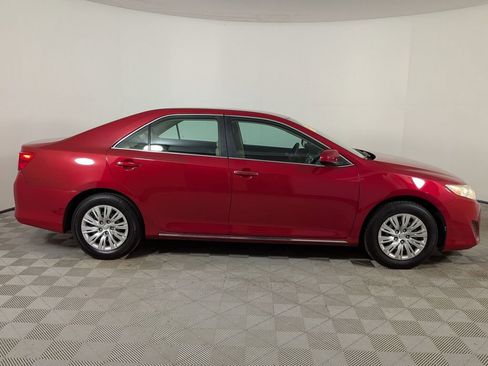 Used 2012 Toyota Camry LE FWD image 2