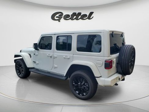 Used 2022 Jeep Wrangler Unlimited Sahara AWD/4WD image 5