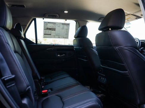 New 2025 Honda Pilot EX-L image 13