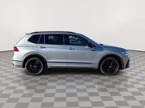 Used 2022 Volkswagen Tiguan SE R-Line AWD/4WD image 10