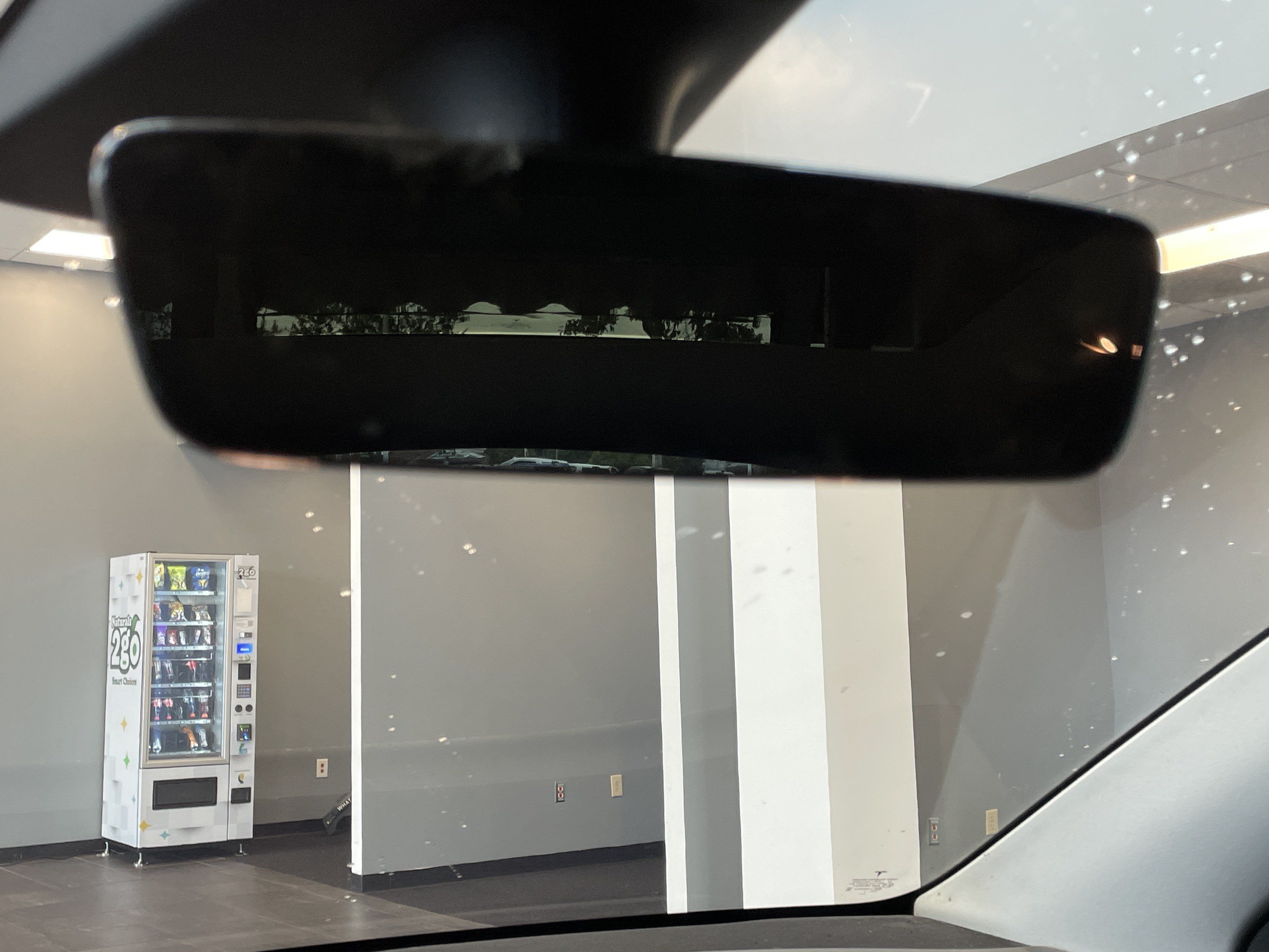Used 2022 Tesla Model Y Long Range AWD/4WD image 30