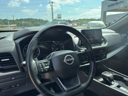 Used 2025 Nissan Rogue SV AWD/4WD image 37