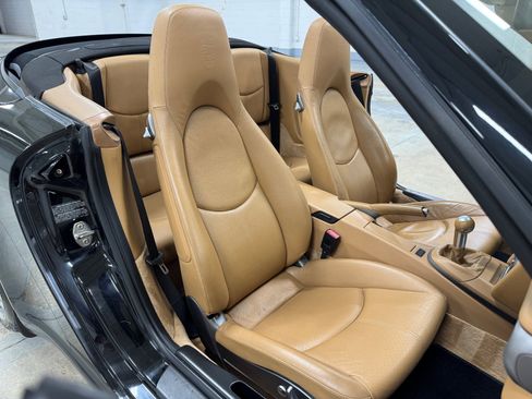 Used 2006 Porsche 911 Carrera RWD image 95