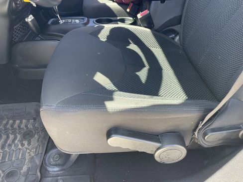 Used 2017 Jeep Wrangler Unlimited Sport image 6