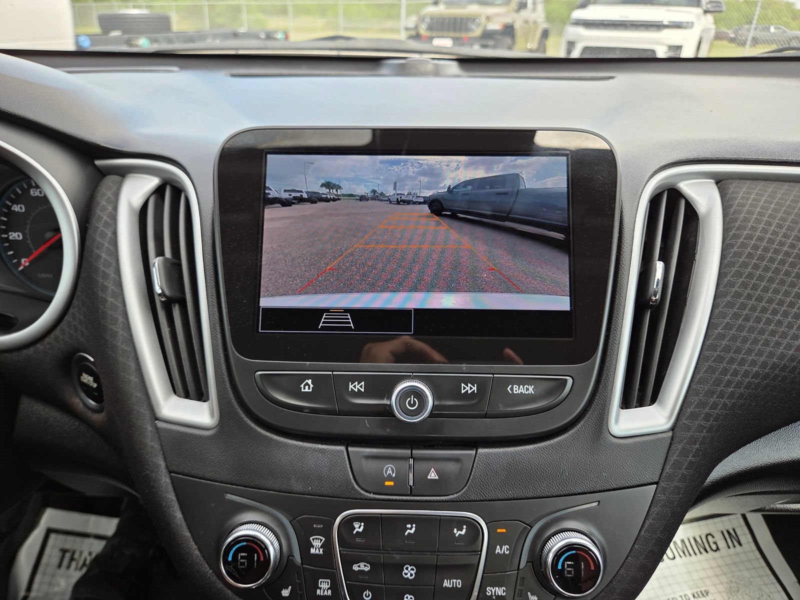 Used 2024 Chevrolet Malibu LT FWD image 38