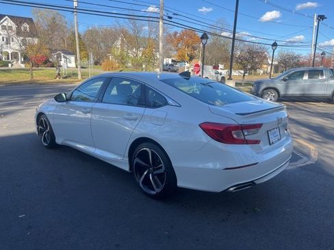 Used 2022 Honda Accord Sport image 3